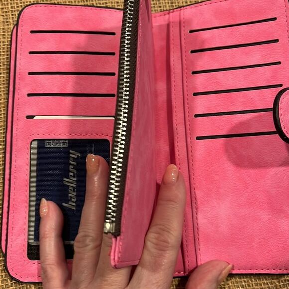 NWOT baellerry wallet - Picture 4 of 4